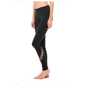 Alo Entwine Leggings